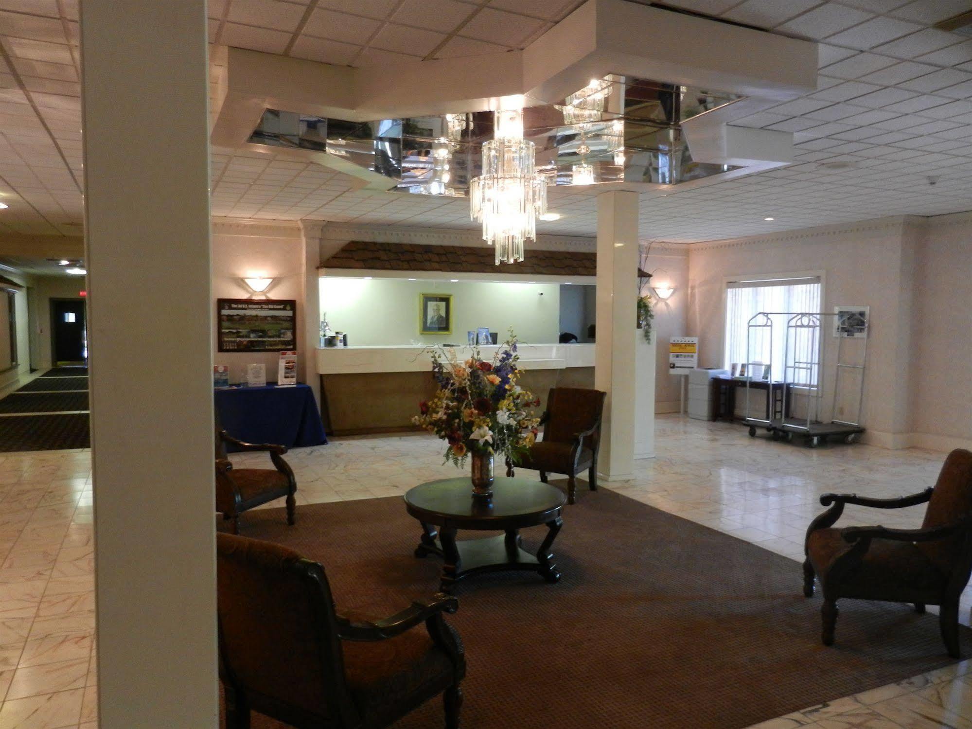 Hotel Eisenhower And Conference Center